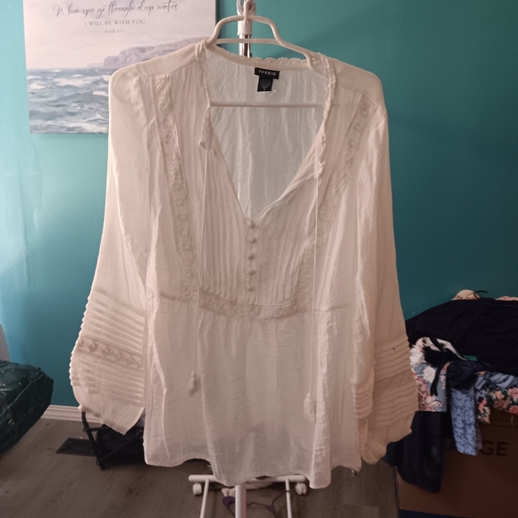 Torrid White Button-Down Blouse - Picture 1 of 6